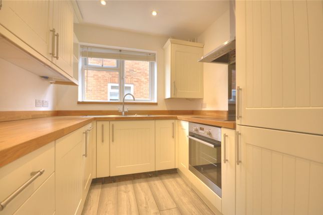 6 Barn Court,, Milford Road, Godalming photo 2