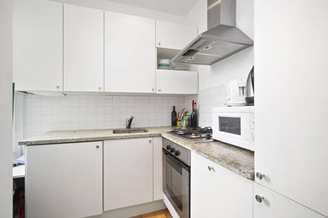 Flat 5 First Floor, 56, Loftus Road, London photo 2