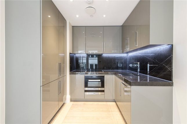Flat for sale in Strand, Mayfair