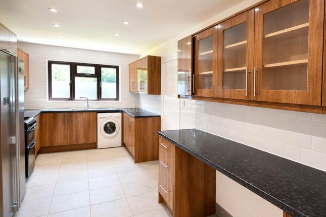 20a, Pheasant Close, Wokingham photo 3
