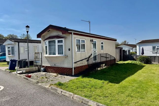 1-bed caravan on 10 Elstree Park,, Barnet Lane, Borehamwood, £65,000