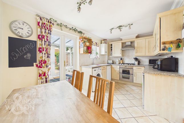 28 Blackthorn Way, Norwich photo 3