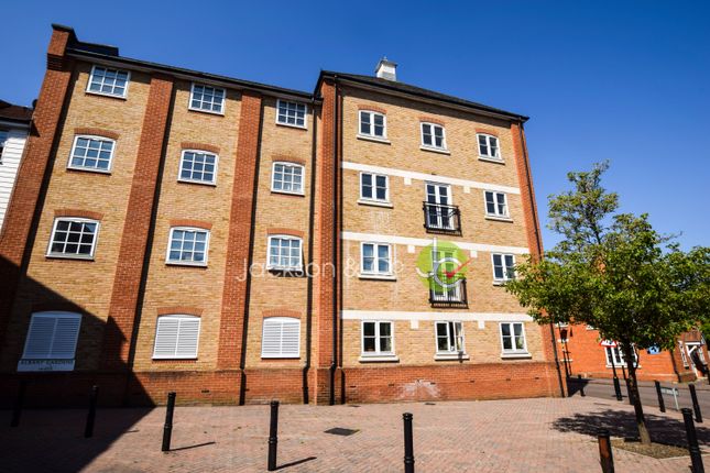 Thumbnail Flat to rent in Albany Gardens, Colchester