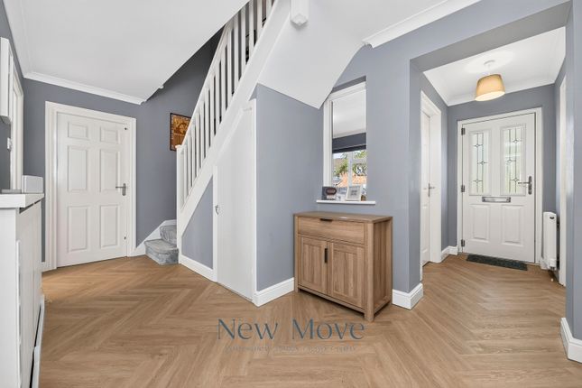 18 Kitsmead, Copthorne photo 2