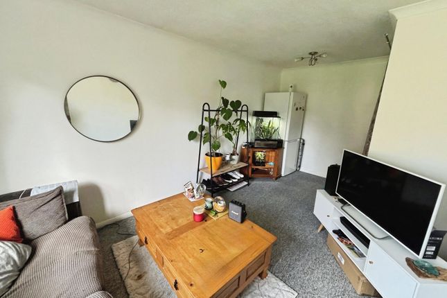 16, Hillborne Gardens, Yeovil photo 3