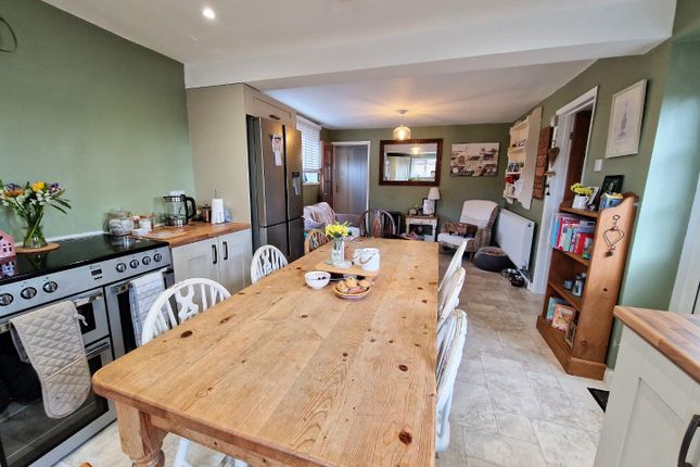 17, Felindre Road, Pencoed photo 4