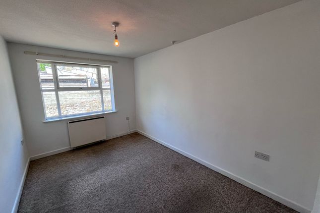 26 Dumbarton House Court, Uplands photo 4