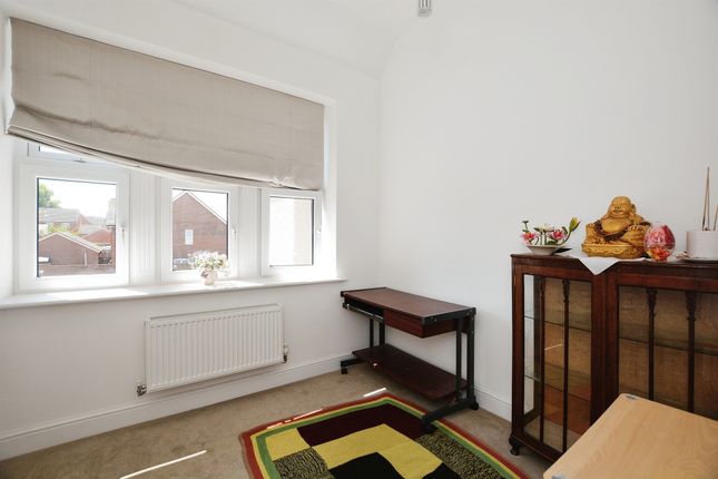 Flat for sale in The Drive, Rushden