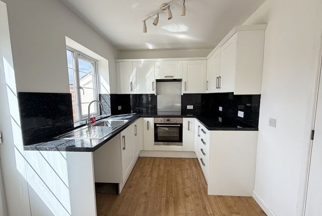 22, Clapper Lane Devon, Honiton photo 2