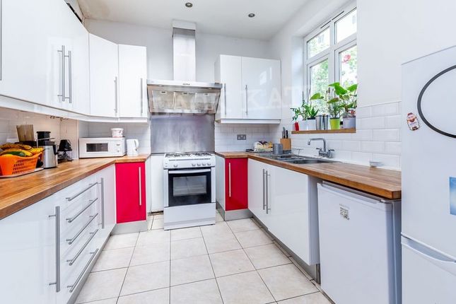 Thumbnail Town house to rent in Sandford Avenue, London