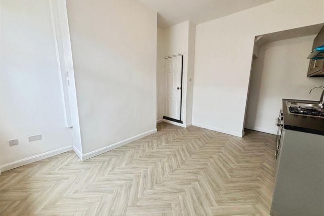 19,,, Greaves Street, Bradford photo 4