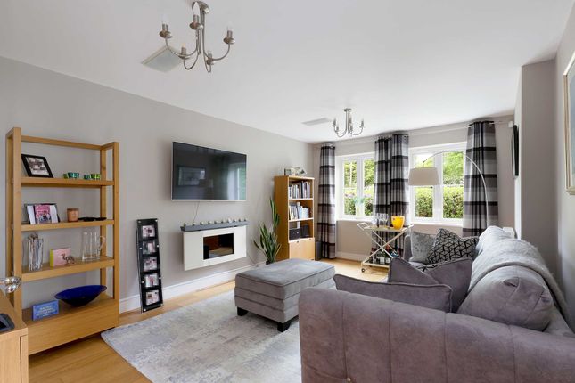9, North Close, Beaconsfield photo 3