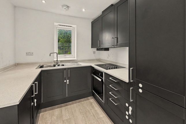 195 Cromwell Road, Salford photo 2