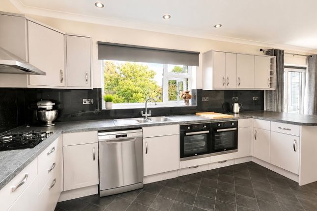 34, Barton Road, Burnham-on-sea photo 4