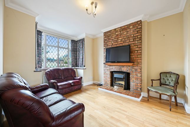 104, Park Crescent, Harrow photo 2