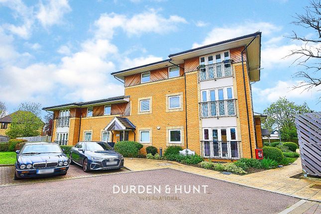 Flat for sale in Southwood Court, Hornchurch