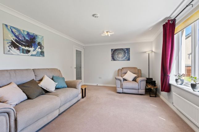 96 Russell Road, Bathgate, West Lothian photo 2