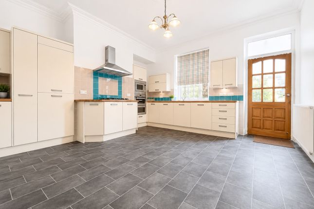 52, Birklands Road, SHIPLEY photo 2