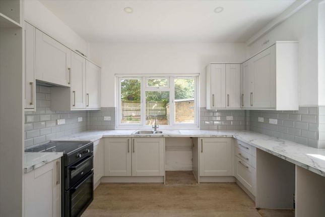 23, Culmington Road, London photo 4