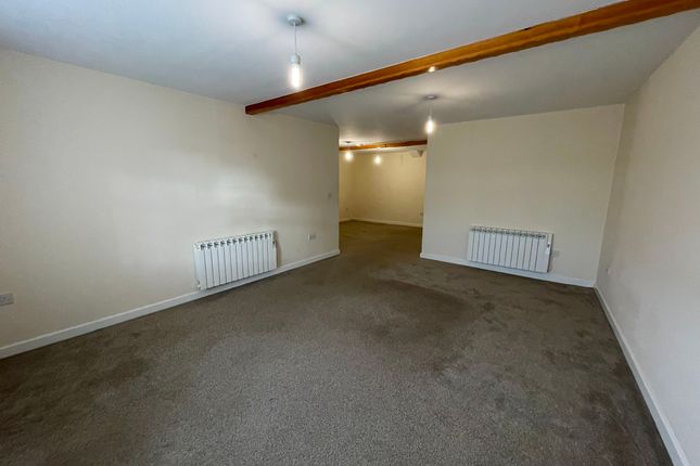 3 Fox Apartments, Stainforth photo 3