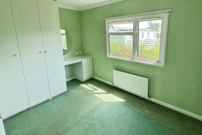 57, Beach Farm Park, Lowestoft photo 4