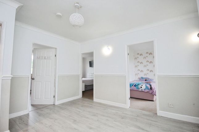 19, Shetland Way, Immingham photo 2