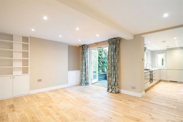 Moreton Place, London photo 2