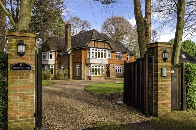 Thumbnail Detached house for sale in Glen Close, Kingswood, Tadworth