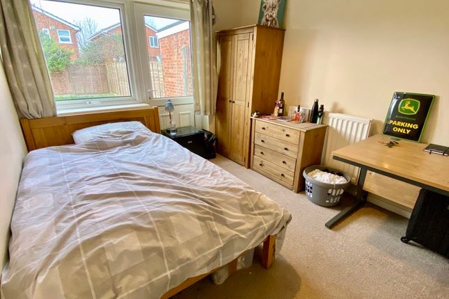 Bedroom 5 (Downstairs)
