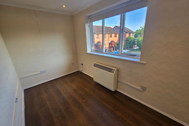 75, Sewardstone Road, Waltham Abbey photo 3
