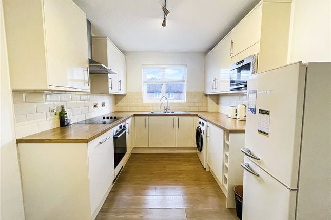 Thumbnail Maisonette for sale in Baytree Close, Sidcup, Kent