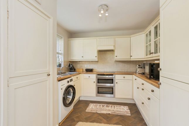 19, Lambourn Way, Kent photo 3