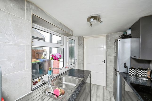 11, Sherwood Street, Kirkby-in-Ashfield photo 4