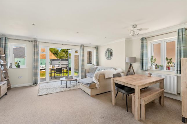 7, Aldous Drive, Bloxham photo 2