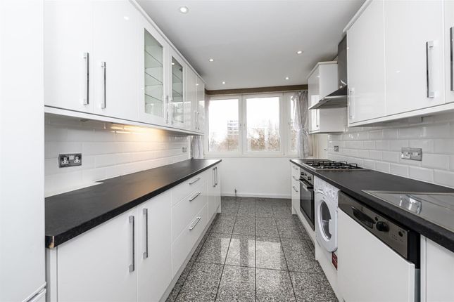 28, CASTLEACRE, HYDE PARK CRESCENT, London photo 2