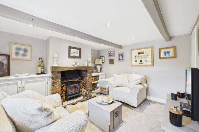 88 Higher Green Lane, Manchester photo 2