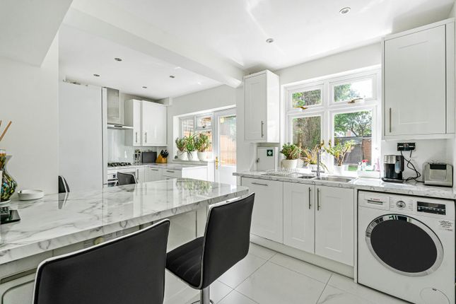 162, Staines Road West, Surrey photo 2