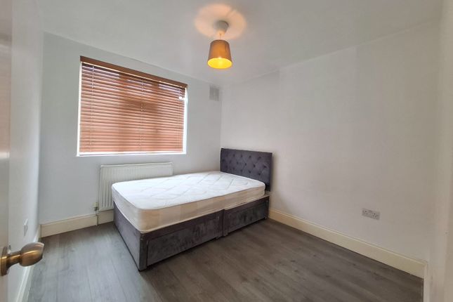 Gloucester Court, Headstone Drive, Harrow photo 2