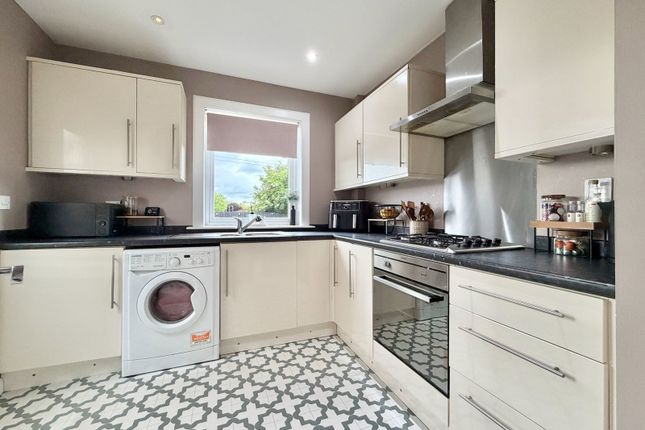 16, Maple Place, Dunipace photo 2