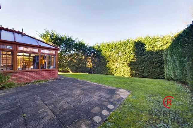 13, Blagrove Crescent, Ruislip photo 4