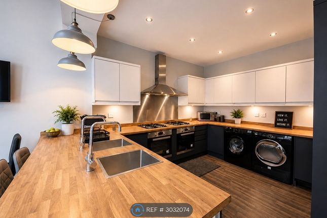 Saffron Lane, Leicester photo 4