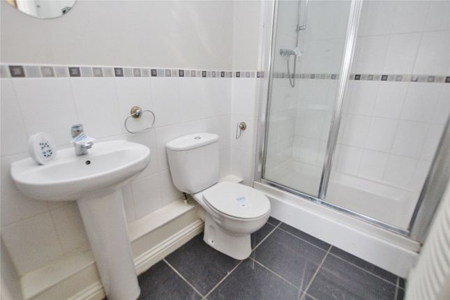 45, Howard Court, Knaphill photo 4