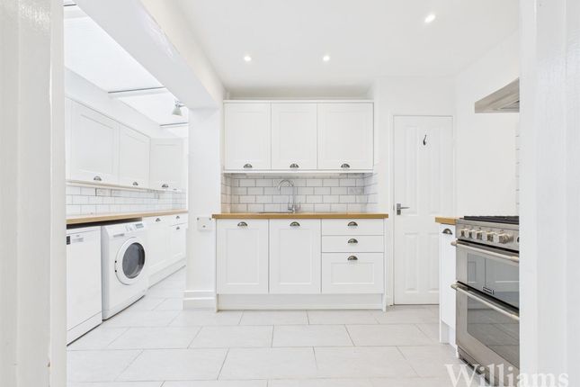 7 Upton Terrace, Aylesbury photo 3