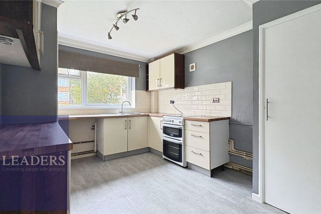 1, Colne Valley Close, Essex photo 3