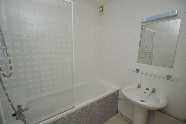 3 Lammas Court, Old Station Way, Godalming photo 5