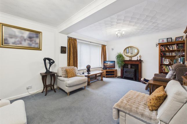 63, Eckington Road, Dronfield photo 3