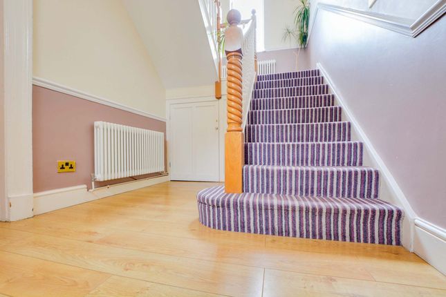 85 Stoughton Drive North, Leicester photo 4