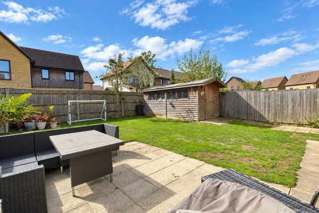 33, Aiken Grange, Milton Keynes photo 3