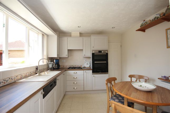 148, Bourton Way, Wellingborough photo 4
