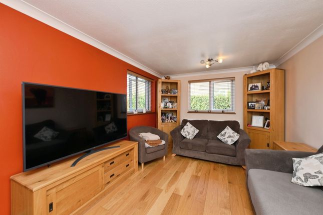 569, Lonsdale Road, Stevenage photo 4